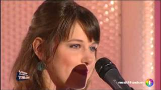 Musique  quotCest le piedquot de Coralie Caulier sur IDF1 [upl. by Appolonia672]