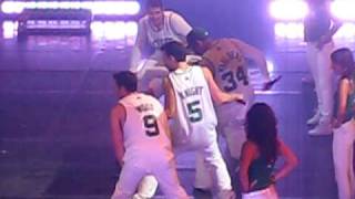 NKOTB  Guys JumpJonathan Falls LIVE  11808 [upl. by Orford]