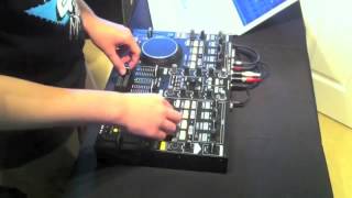 Denon DJ MC3000 Controller Scratch and beat juggling Demo [upl. by Sivrahc25]