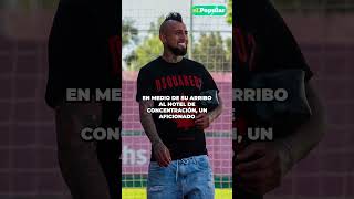 ARTURO VIDAL casi PIERDE LOS PAPELES con hincha peruano quotMañana vas a verquot shorts [upl. by Laux]