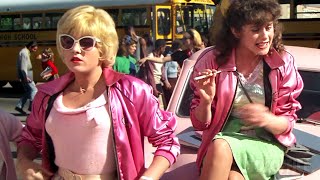 ¿Hicieron una secuela de Grease Back To School Again  Vaselina 2  Clip en Español [upl. by Delmar]