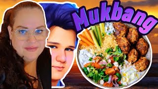 Mukbang  grekiska biffar med Couscous sallad [upl. by Yleen]