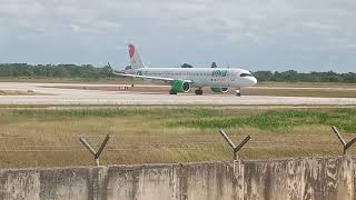 Aterrizaje de Vivaaerobus A321271NXXAVXG Mérida [upl. by Stepha]