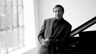 Mozart  Piano Concerto No 12 in A major K 414 Murray Perahia [upl. by Naryt]