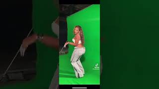 Stefflondon does umlando challenge 🔥🔥🔥 stefflondon toss umlando [upl. by Assilat408]