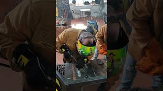 Сварка штучным непокрытым электродом сварка мдфкл welding сваркаирезка2024 [upl. by Halueb]