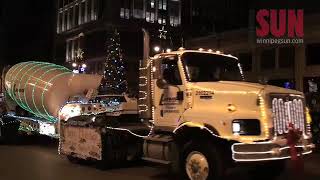 Thousands come out for Santa Claus Parade [upl. by Amluz146]