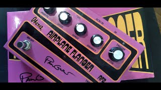 1 2 3 probando un Ibanez Af2 Airplane Flanger Signature Paul Gilbert [upl. by Yennor497]