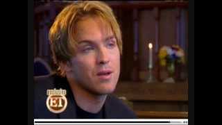 Larry Birkhead and Anna Nicole Smiths baby visits her moms grave w ET [upl. by Lehte845]