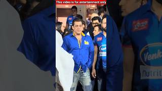 सलमान खान ने गरीब डिलीवरी बॉय को खाना खिलाया  Salman Khan Delivery Boy shortvideo salmankhan [upl. by Neumeyer547]