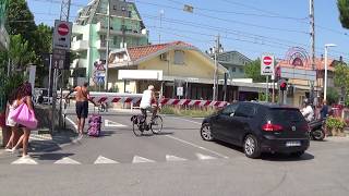 Passaggio a livello di via Fratelli Cervi in HD  Bellaria RN  Level Crossing  passage à niveau [upl. by Grissom]