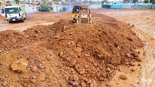 Amazing CATERPILLAR Dozer D6B Pushing Dirt For Up Level Top Soil  អាប៊ុលរុញដីឡើងនីវ៉ូផ្លូវ [upl. by Inuat]