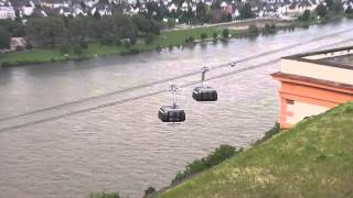 Seilbahn bei Koblenz am Rhein hält bei Gewitter an [upl. by Llatsyrk]