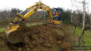 Rimozione radici e preparazione terreno con escavatore komatsu pc35 [upl. by Natascha]