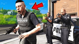 Robbing Stores as Fake Cop in GTA 5 RP [upl. by Kristina369]