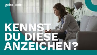 Psychologie 6 Anzeichen dass du über eine Therapie nachdenken solltest [upl. by Horatius]