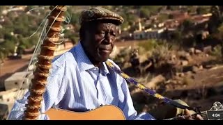 Boubacar Traoré amp Ballaké Sissoko  Mariama 2015 acoustic version [upl. by Hannan150]