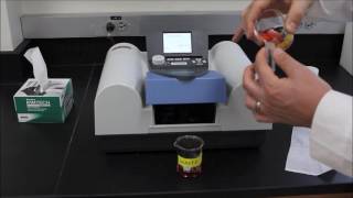 How to use a spectrophotometer Spectronic 200E [upl. by Oderf]