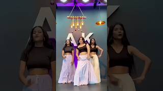 dance dancer bollywood love angana mein se shampoo banaen [upl. by Cordier395]