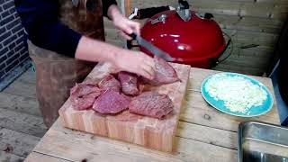 Stoofvlees uit de Dutch Oven  Recept Video  BBQ Junkie [upl. by Bergerac]