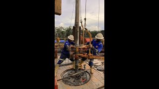 Driller vs Floorman rig ad drilling oil tripping [upl. by Notyarb]