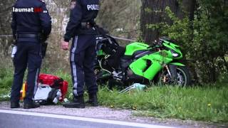 Schwerer Motorradunfall auf der Eferdinger Straße in Hinzenbach [upl. by Assilam]