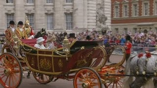 Royal procession Queen travels by horse and carriage through the streets of London [upl. by Cloris]