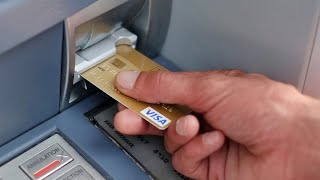 Banques en ligne paiements par carte… Comment limiter les frais bancaires à l’étranger [upl. by Suoivatnom654]