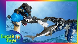 Marine Dinosaurs Toys Surprise Fun Video for boys Mosasaurus and Elasmosaurus attack diver [upl. by Alioz510]