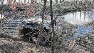 OFF ROAD  EXTREME OFF ROAD  LAND ROVER DEFENDER IN THE MUD FIRST MUD 2024 [upl. by Vaclava520]