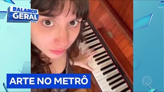 Pianista transforma avisos sonoros do metrô de SP em música [upl. by Granger]