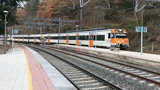 Tren de Rodalies entrando en Ribes de Freser [upl. by Notxarb]