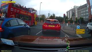 City tour driver fail Belfast [upl. by Ikkela]