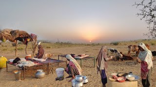 Amazing life of women living in Cholistan desert  Cooking breakfast  pakistan village life [upl. by Korwun]