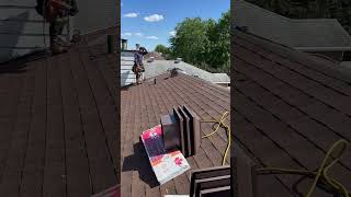 construction roof roofing roofer usa humor contruccion viralvideo skate roofinglife [upl. by Adams]