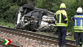 Zug erfasst Auto am Bahnübergang in ÜbachPalenberg [upl. by Ahsinot]