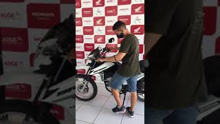 Cliente trolando o vendedor fingindo que a moto não liga Bros 160 branca 2022 [upl. by Krause516]