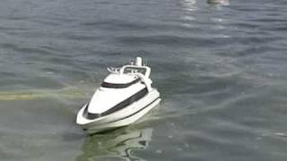 bateau RC moonraker [upl. by Meuser]