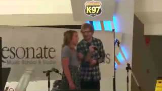 Ed surprises fan singing thinking out loud [upl. by Weatherby]