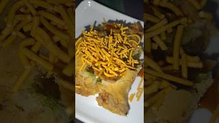 Samosa aur videshi 🤣😂foodshortsfoodiefunnyshortsrecipesamosasamosachaat [upl. by Efinnej]