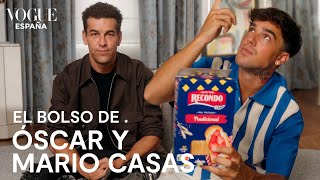 ¿Qué hay en el bolso de Mario y Óscar Casas  VOGUE España [upl. by Nanyt]