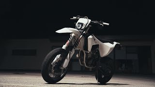 Husqvarna FE 501  4K CINEMATIC at NIGHT [upl. by Enyak]