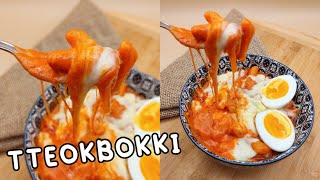 Tteokbokki NON piccanti  Sticky rice cakes coreane con salsa rossa  Cookingdada [upl. by Sivatnod]