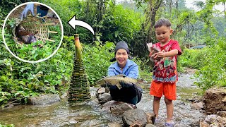 Weaving bamboo cages to trap fish Unexpected results from bamboo cages  Tâm Tình Farm [upl. by Arbba]