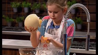 Jak się dostać do strusiego jajka Niektórzy mieli z tym problem MasterChef Junior [upl. by Aihsekel32]