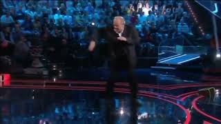 Gerry Scotti canta MILLE senza cambiare il pitch della canzone [upl. by Nymassej]