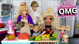 OMG Families Eating Dinner Routine  OMG Families Evening Routine  Barbie Toys Making Dinner [upl. by Frisse]