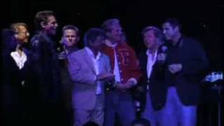 OLIVIA NEWTON JOHN amp JOHN TRAVOLTA live SUMMER NIGHTS and cast Grease [upl. by Stahl39]