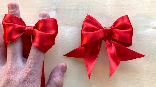 Schleife binden zum Geschenke verpacken 🎀 Leichte Geschenkschleife binden für Weihnachtsgeschenke 🎀 [upl. by Phoebe]