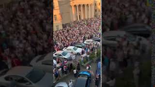 bneVideo Belarus protests outside the Okrestina Akrescina prison where political prisoners are held [upl. by Apul]